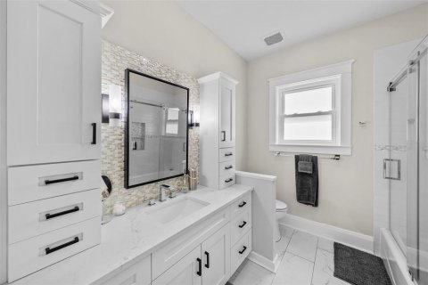 Casa en venta en Tampa, Florida, 4 dormitorios, 251.77 m2 № 2204045 - foto 21