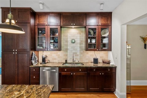Casa en venta en Tampa, Florida, 4 dormitorios, 251.77 m2 № 2204045 - foto 14