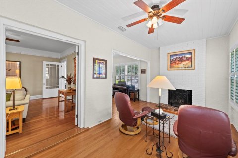 Casa en venta en Tampa, Florida, 4 dormitorios, 251.77 m2 № 2204045 - foto 10