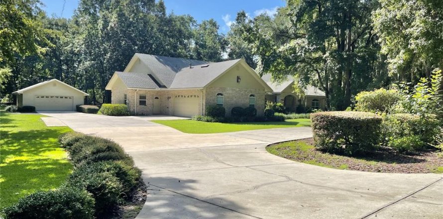 Villa ou maison à Gainesville, Floride 5 chambres, 447.79 m2 № 1838168