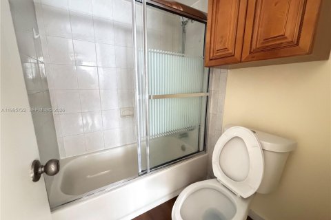 Copropriété à louer à Tamarac, Floride: 2 chambres, 88.26 m2 № 2063974 - photo 16