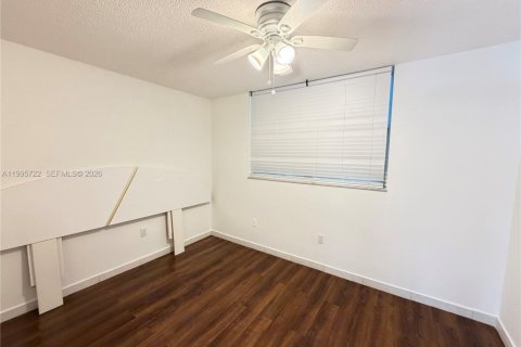 Copropriété à louer à Tamarac, Floride: 2 chambres, 88.26 m2 № 2063974 - photo 7