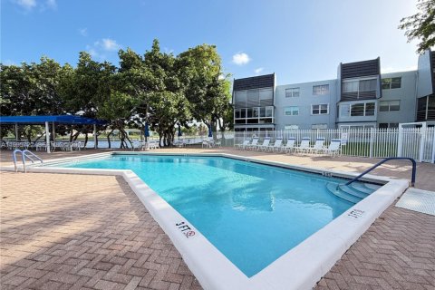 Copropriété à louer à Tamarac, Floride: 2 chambres, 88.26 m2 № 2063974 - photo 25