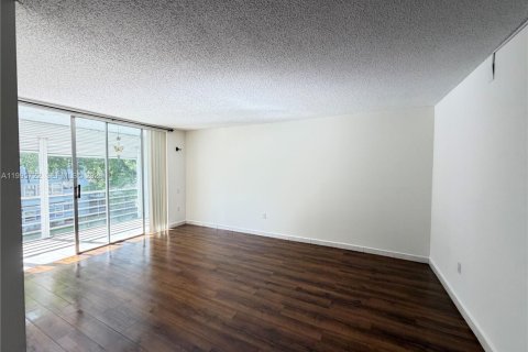 Copropriété à louer à Tamarac, Floride: 2 chambres, 88.26 m2 № 2063974 - photo 6