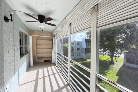 Copropriété à louer à Tamarac, Floride: 2 chambres, 88.26 m2 № 2063974 - photo 20