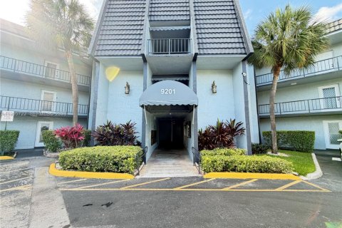 Condo à Tamarac, Floride, 2 chambres  № 2063974