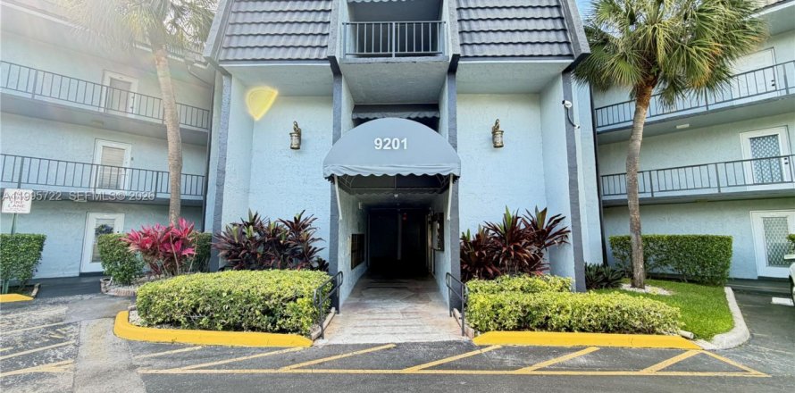 Condo à Tamarac, Floride, 2 chambres  № 2063974