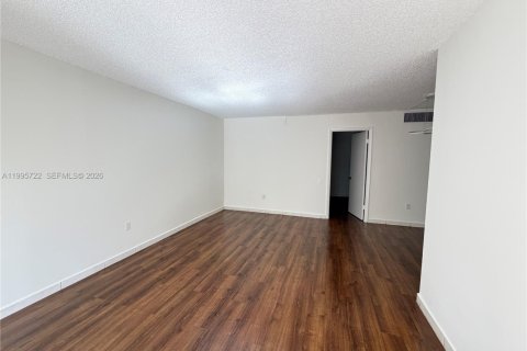 Copropriété à louer à Tamarac, Floride: 2 chambres, 88.26 m2 № 2063974 - photo 9