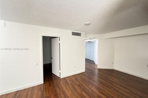 Copropriété à louer à Tamarac, Floride: 2 chambres, 88.26 m2 № 2063974 - photo 11