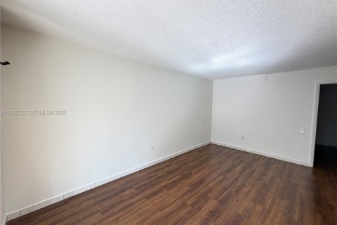 Copropriété à louer à Tamarac, Floride: 2 chambres, 88.26 m2 № 2063974 - photo 10