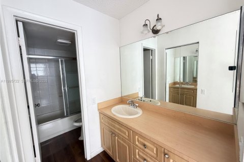 Copropriété à louer à Tamarac, Floride: 2 chambres, 88.26 m2 № 2063974 - photo 15