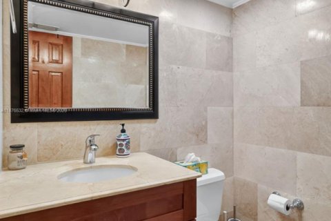 Condominio en venta en North Miami Beach, Florida, 2 dormitorios, 138.89 m2 № 1921092 - foto 9