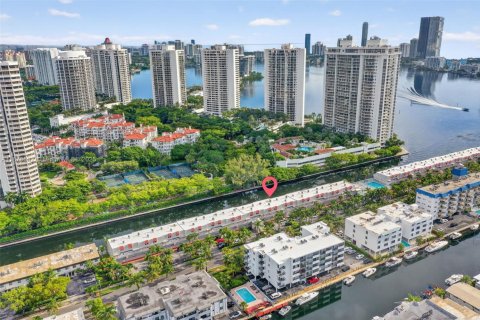 Condominio en venta en North Miami Beach, Florida, 2 dormitorios, 138.89 m2 № 1921092 - foto 29