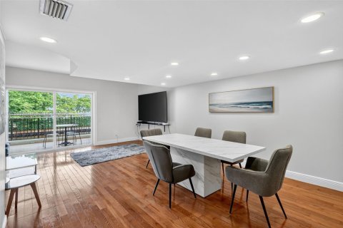 Condominio en venta en North Miami Beach, Florida, 2 dormitorios, 138.89 m2 № 1921092 - foto 3