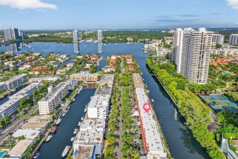 Condominio en venta en North Miami Beach, Florida, 2 dormitorios, 138.89 m2 № 1921092 - foto 30