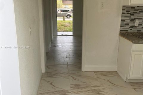 Villa ou maison à vendre à Pompano Beach, Floride: 3 chambres, 81.38 m2 № 1994951 - photo 6