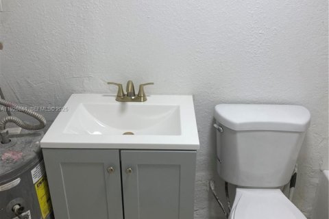 Villa ou maison à vendre à Pompano Beach, Floride: 3 chambres, 81.38 m2 № 1994951 - photo 26