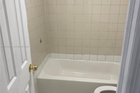 Villa ou maison à vendre à Pompano Beach, Floride: 3 chambres, 81.38 m2 № 1994951 - photo 20