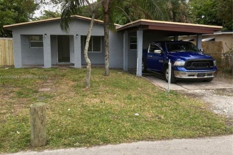 Villa ou maison à vendre à Pompano Beach, Floride: 3 chambres, 81.38 m2 № 1994951 - photo 2