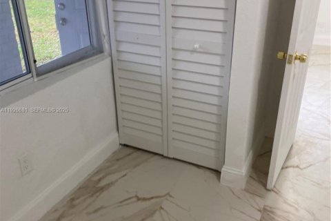 Villa ou maison à vendre à Pompano Beach, Floride: 3 chambres, 81.38 m2 № 1994951 - photo 14