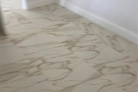 Villa ou maison à vendre à Pompano Beach, Floride: 3 chambres, 81.38 m2 № 1994951 - photo 19