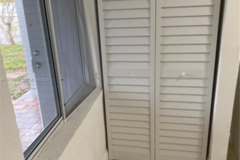 Villa ou maison à vendre à Pompano Beach, Floride: 3 chambres, 81.38 m2 № 1994951 - photo 17