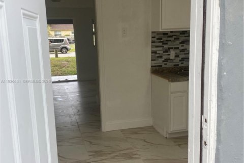 Villa ou maison à vendre à Pompano Beach, Floride: 3 chambres, 81.38 m2 № 1994951 - photo 8