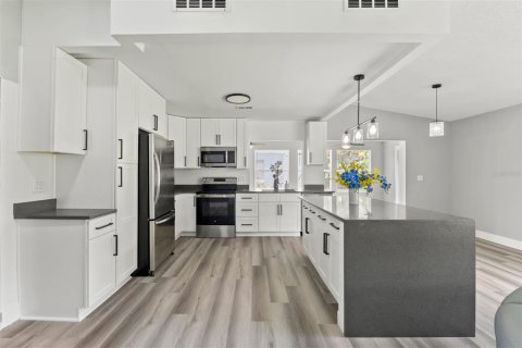 Villa ou maison à vendre à Kissimmee, Floride: 3 chambres, 139.35 m2 № 2196817 - photo 7