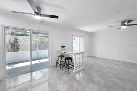 Adosado en venta en Clearwater, Florida, 3 dormitorios, 170.2 m2 № 1578157 - foto 6
