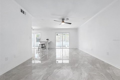 Adosado en venta en Clearwater, Florida, 3 dormitorios, 170.2 m2 № 1578157 - foto 2