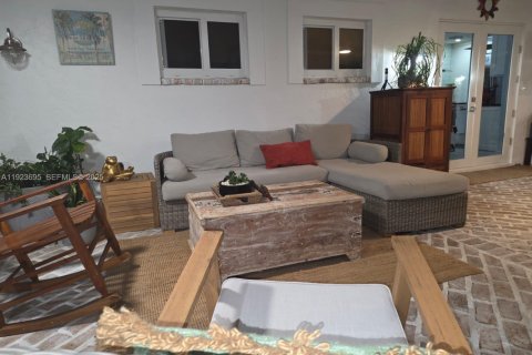 Купить виллу или дом в Майами, Флорида 3 спальни, 142.14м2, № 1985689 - фото 16