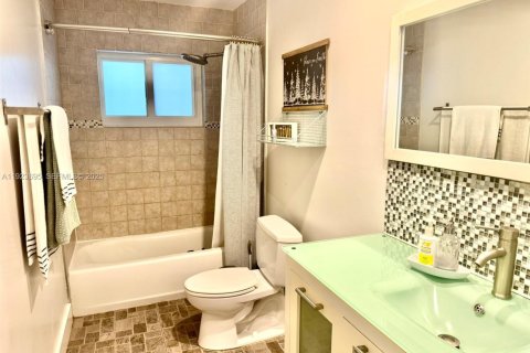 Купить виллу или дом в Майами, Флорида 3 спальни, 142.14м2, № 1985689 - фото 13