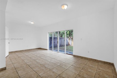 Купить таунхаус в Флорида-Сити, Флорида 4 спальни, 141.86м2, № 1993691 - фото 20