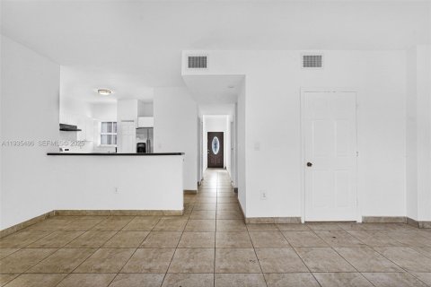 Купить таунхаус в Флорида-Сити, Флорида 4 спальни, 141.86м2, № 1993691 - фото 24