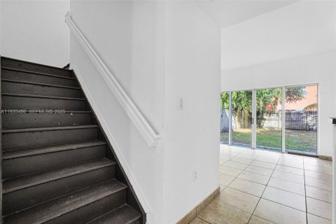 Купить таунхаус в Флорида-Сити, Флорида 4 спальни, 141.86м2, № 1993691 - фото 11