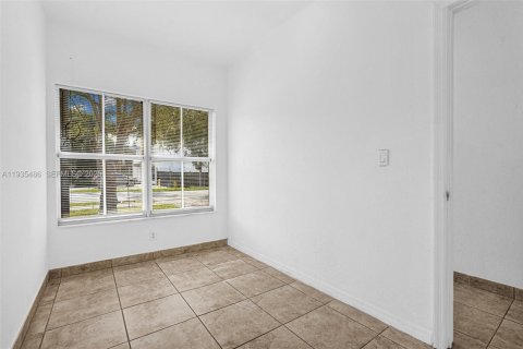 Купить таунхаус в Флорида-Сити, Флорида 4 спальни, 141.86м2, № 1993691 - фото 9