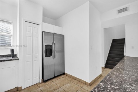 Купить таунхаус в Флорида-Сити, Флорида 4 спальни, 141.86м2, № 1993691 - фото 16