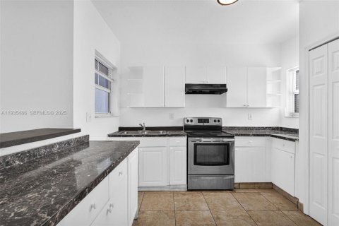 Купить таунхаус в Флорида-Сити, Флорида 4 спальни, 141.86м2, № 1993691 - фото 12