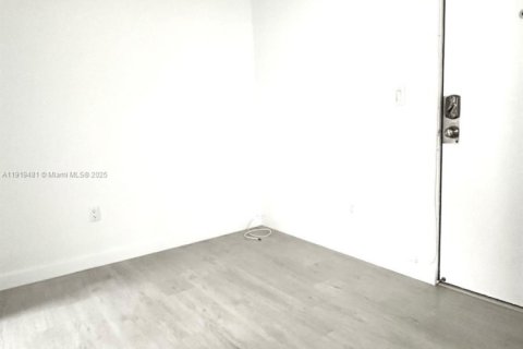 Appartement à louer à Miami Beach, Floride: 39.48 m2 № 1974668 - photo 5