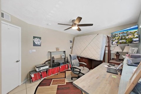 Commercial property in Indian Rocks Beach, Florida 423.26 sq.m. № 2098771 - photo 10