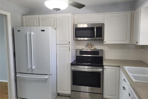Copropriété à louer à Saint Petersburg, Floride: 2 chambres, 97.55 m2 № 2339305 - photo 7