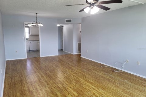 Copropriété à louer à Saint Petersburg, Floride: 2 chambres, 97.55 m2 № 2339305 - photo 13