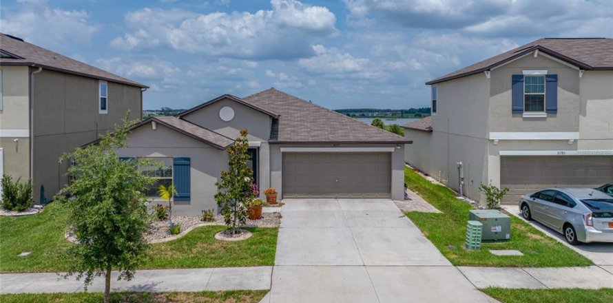 House in Wesley Chapel, Florida 4 bedrooms, 180.14 sq.m. № 1746357