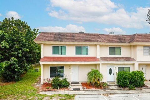 Townhouse in Sarasota, Florida 3 bedrooms, 116.13 sq.m. № 2156775 - photo 2