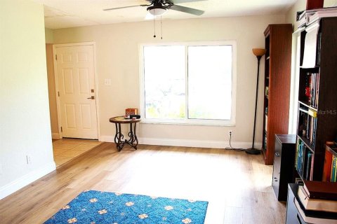 Townhouse in Sarasota, Florida 3 bedrooms, 116.13 sq.m. № 2156775 - photo 11