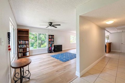 Townhouse in Sarasota, Florida 3 bedrooms, 116.13 sq.m. № 2156775 - photo 7