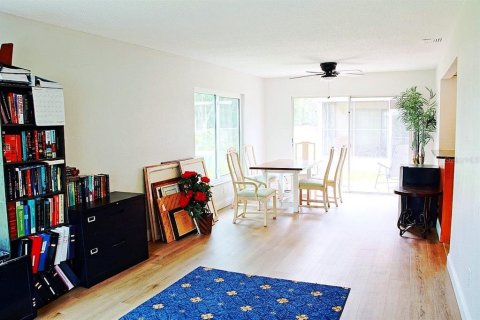 Townhouse in Sarasota, Florida 3 bedrooms, 116.13 sq.m. № 2156775 - photo 9