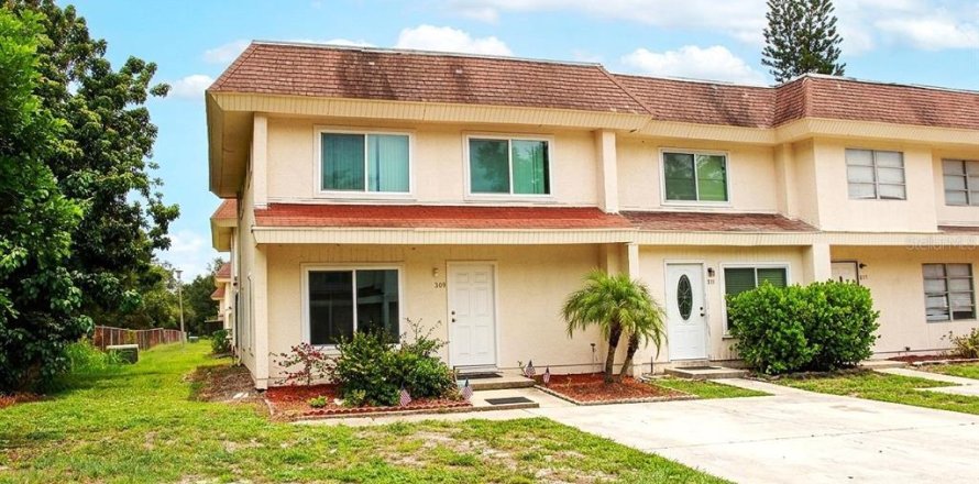 Townhouse in Sarasota, Florida 3 bedrooms, 116.13 sq.m. № 2156775
