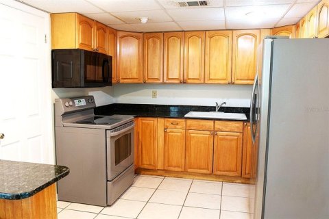 Townhouse in Sarasota, Florida 3 bedrooms, 116.13 sq.m. № 2156775 - photo 14