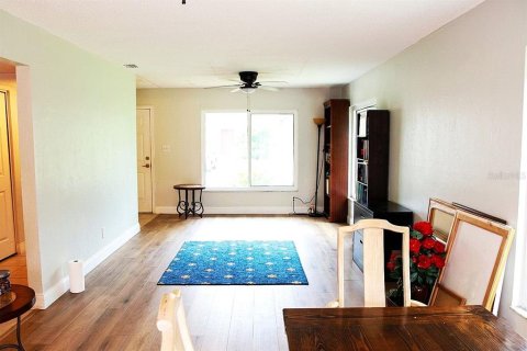 Townhouse in Sarasota, Florida 3 bedrooms, 116.13 sq.m. № 2156775 - photo 10
